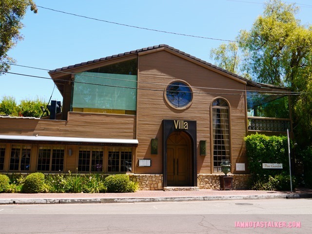 Villa-Restaurant-Woodland-Hills-Must-Love-Dogs-38-of-47_thumb