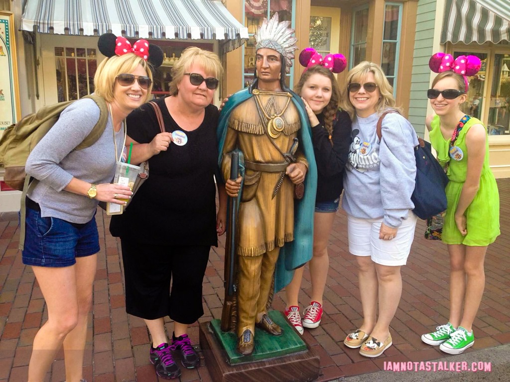 Walking in Walt's Disneyland Footsteps Tour (13 of 29)