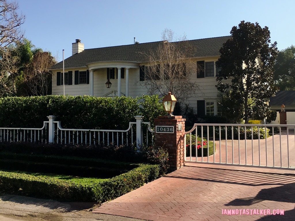 The Fresh Prince of Bel-Air Christmas House (5 of 15)