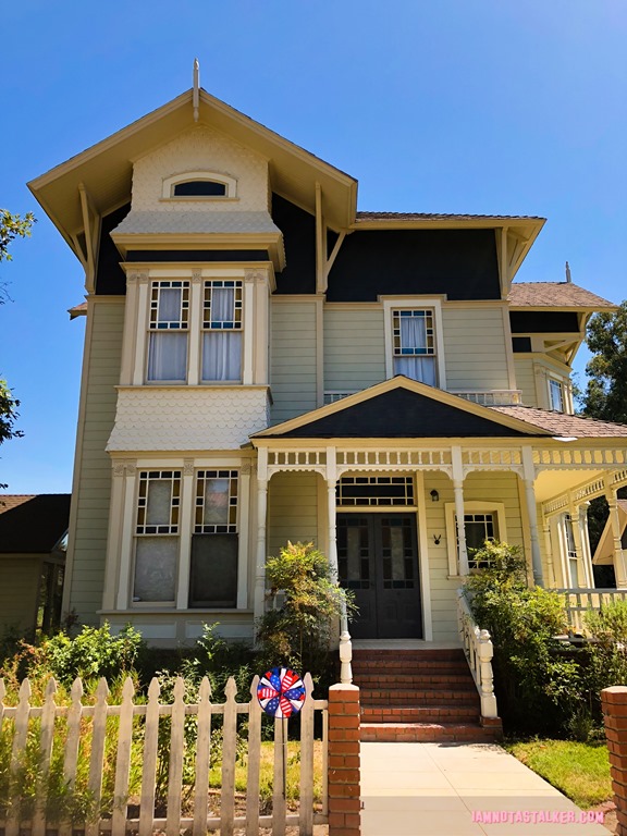 Anthony's House from Twilight Zone- The Movie-0349
