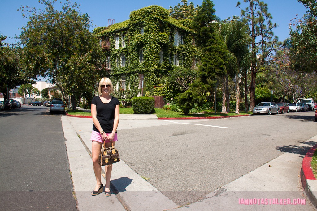 BoysNextDoorApartment-2038