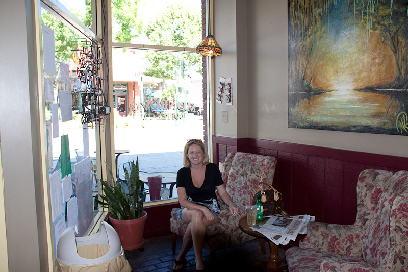 Monrovia-Coffee-Shop-Never-Been-Kissed-16