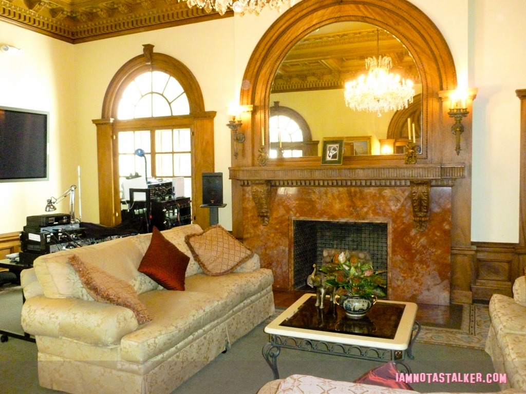 Guasti Villa from Veep-1030921