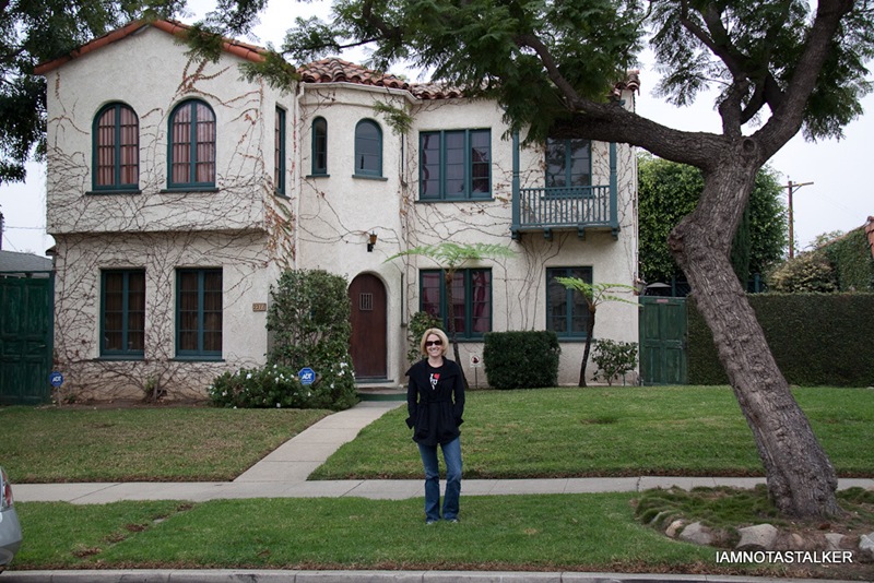 Modern-Family-Mitchell-and-Cameron-House-16