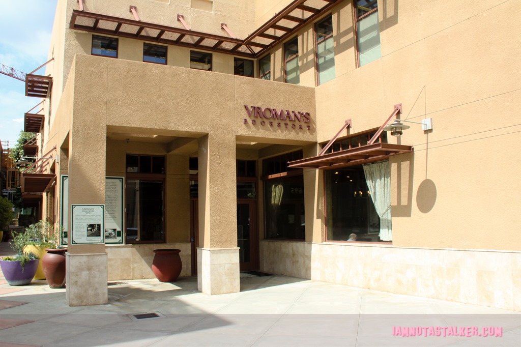 Vroman's Bookstore (1 of 3)