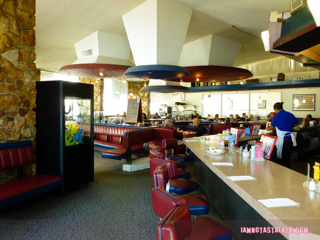 Dinah's Family Restaurant Modern Family (4 of 44)