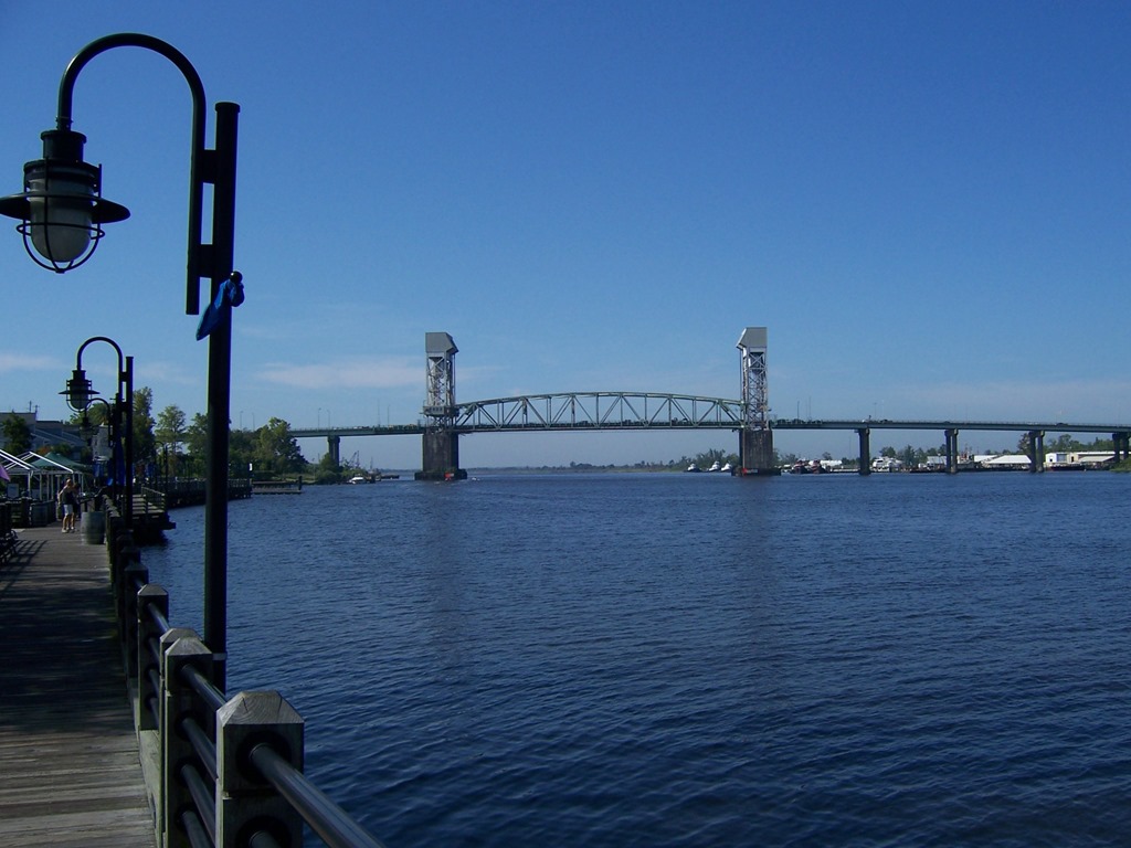 Water St Riverwalk