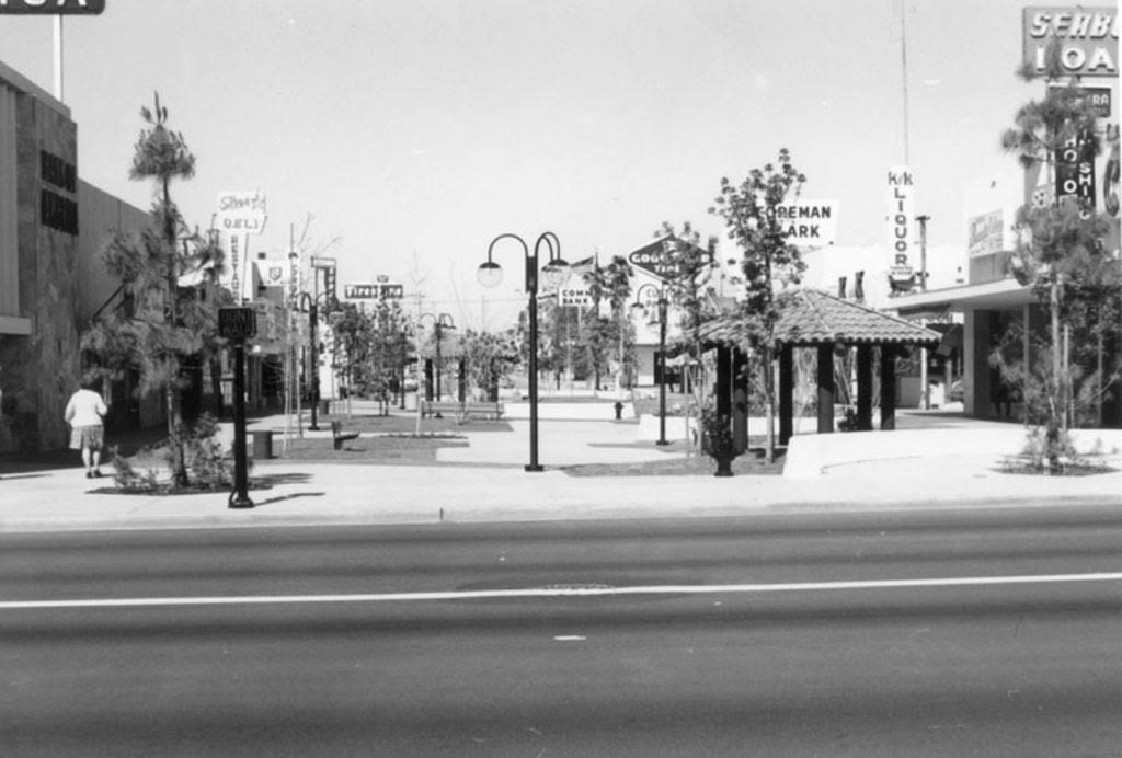 1973 Golden Mall Photo