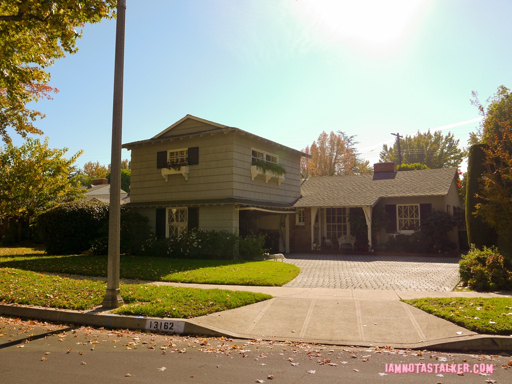 Parks and Recreation Halloween House (2 of 3)