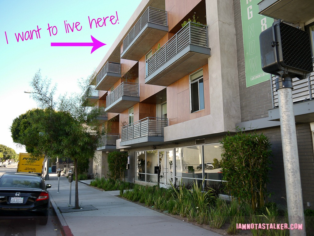 Chris Traeger's Apartment-1000351
