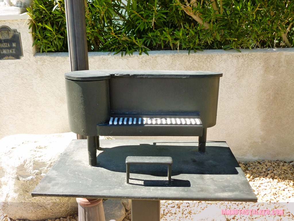 Liberace's Third Palm Springs House (13 of 23)