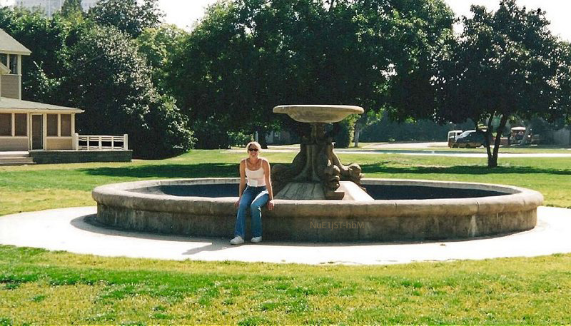 friends-fountain.jpg