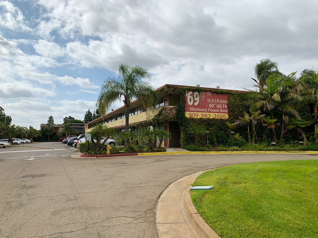 The Ontario Airport Inn from Poltergeist (18 of 23)