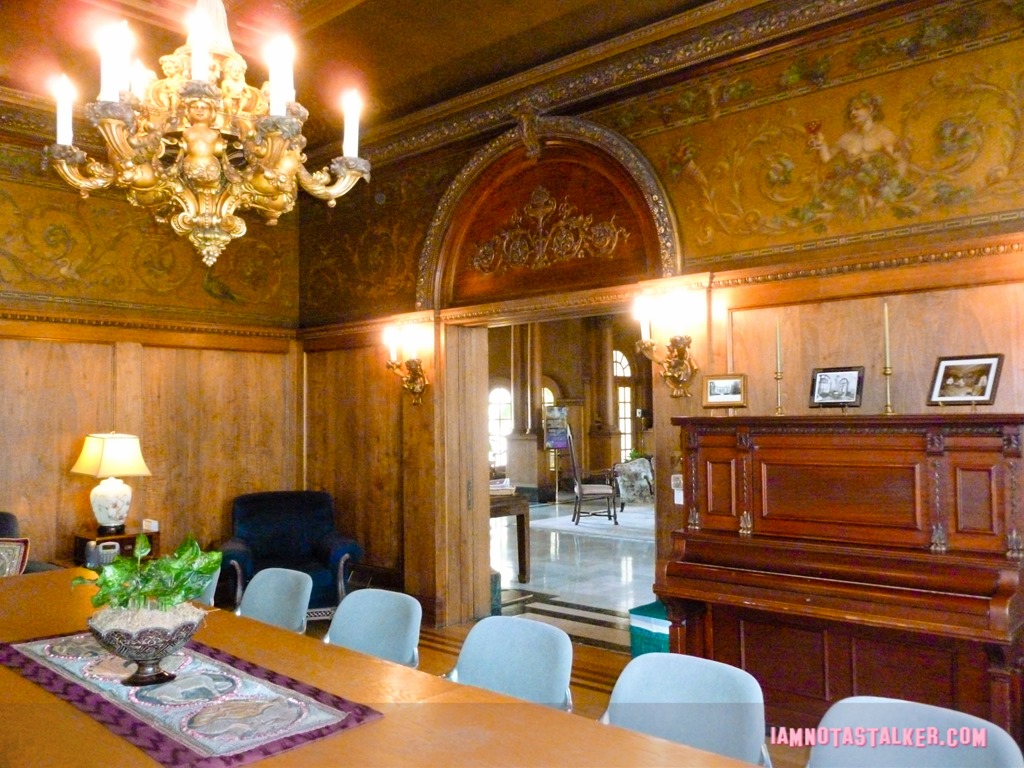 Guasti Villa from Veep-1030910