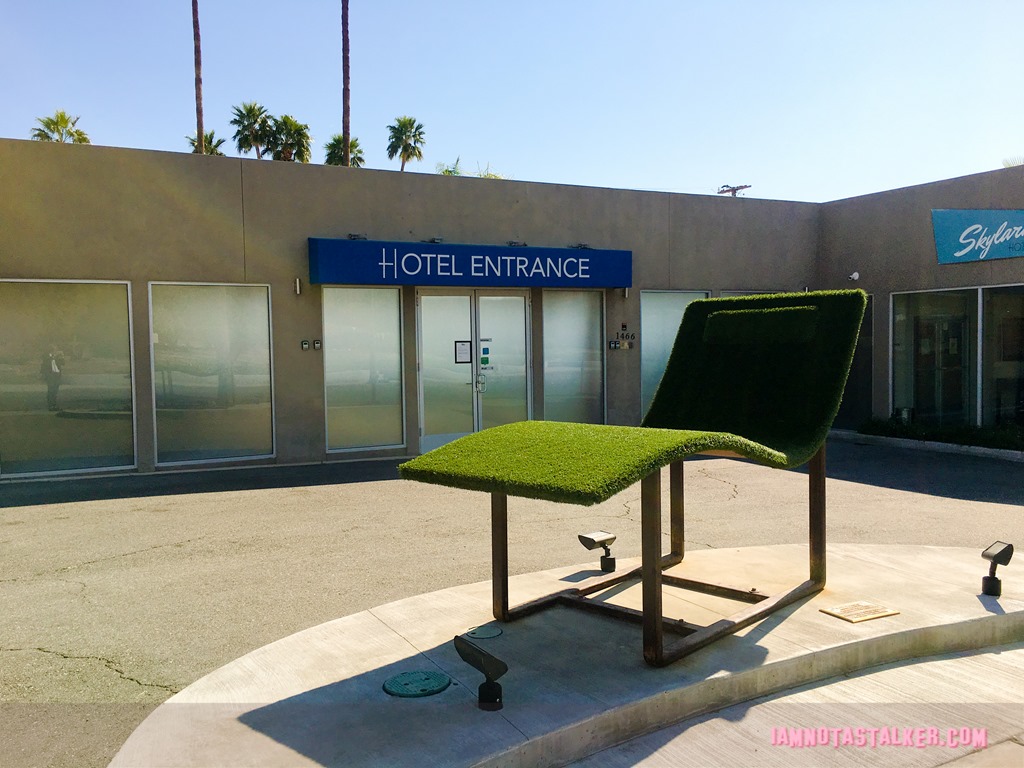 Skylark Hotel from Palm Swings-6549