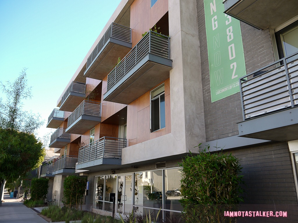 Chris Traeger's Apartment-1000342