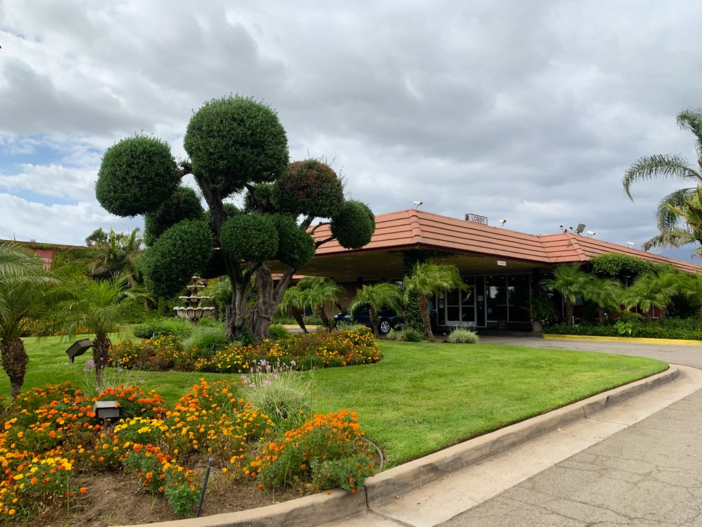 The Ontario Airport Inn from Poltergeist (19 of 23)