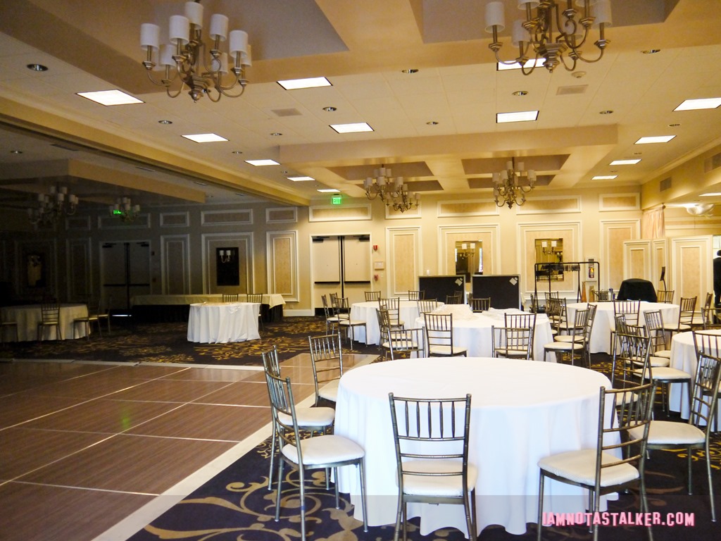 The Friends of Heaven Grief Retreat Hotel from Dead to Me (5 of 5)