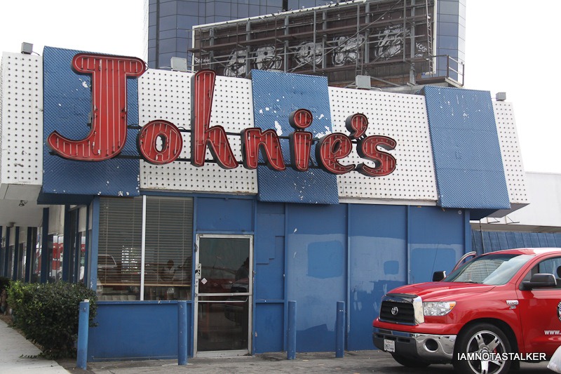 johnies-coffee-shop-2