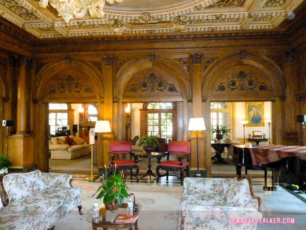 Guasti Villa from Veep-1030915