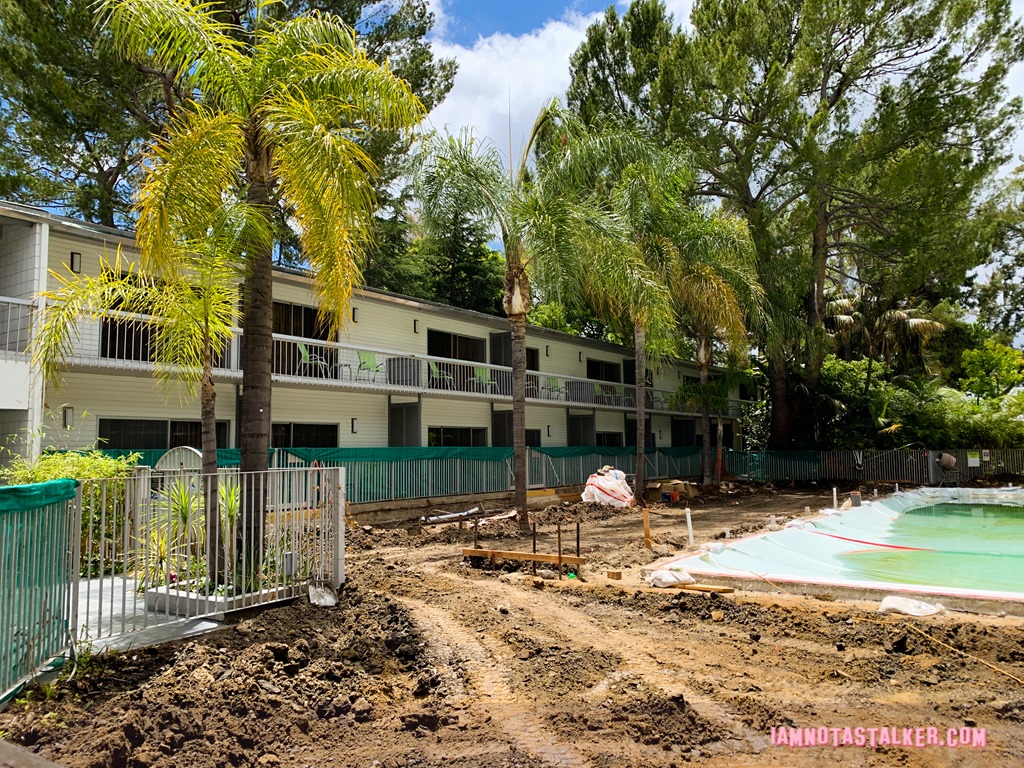 The Friends of Heaven Grief Retreat Hotel from Dead to Me (3 of 8)