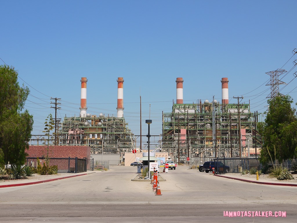 Black or White Smokestacks (24 of 25)