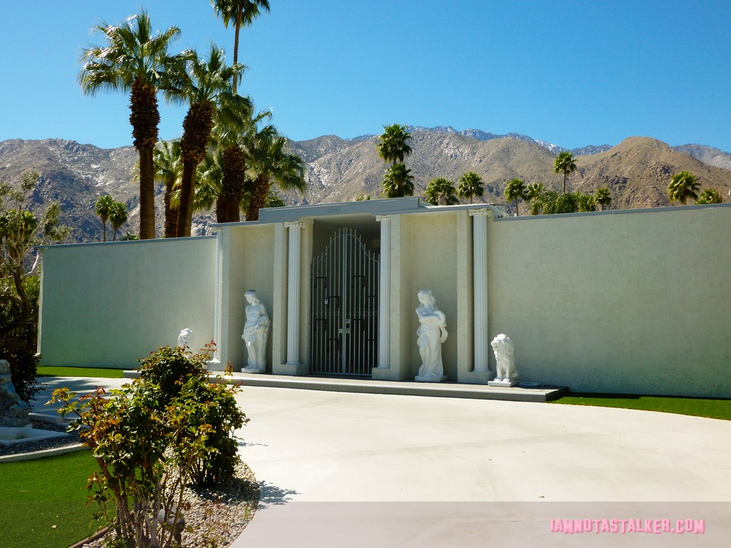 Liberace's Third Palm Springs House (17 of 23)