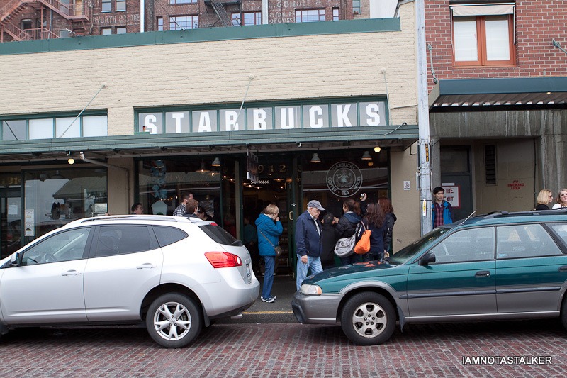 Pike-Place-First-Starbucks-46