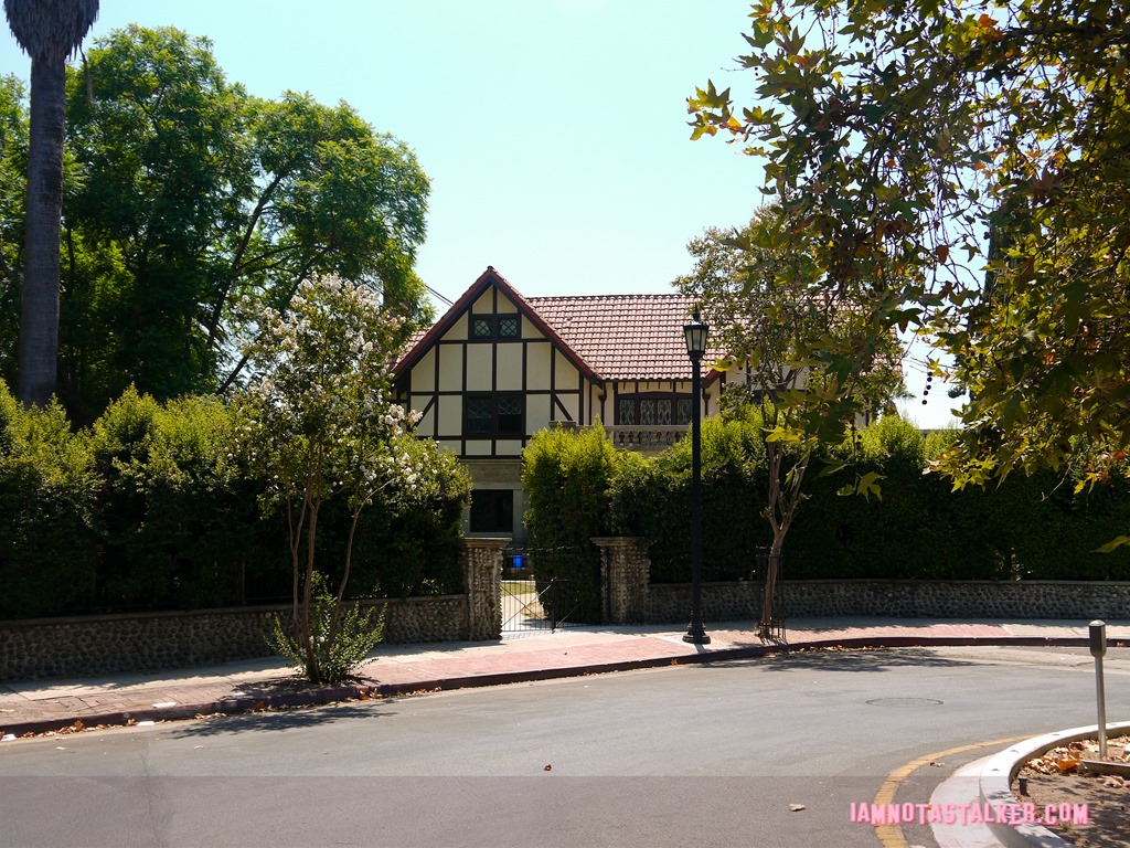 The Lights Out House-1200094