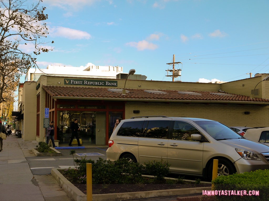 The Holiday Blockbuster Video (13 of 13)