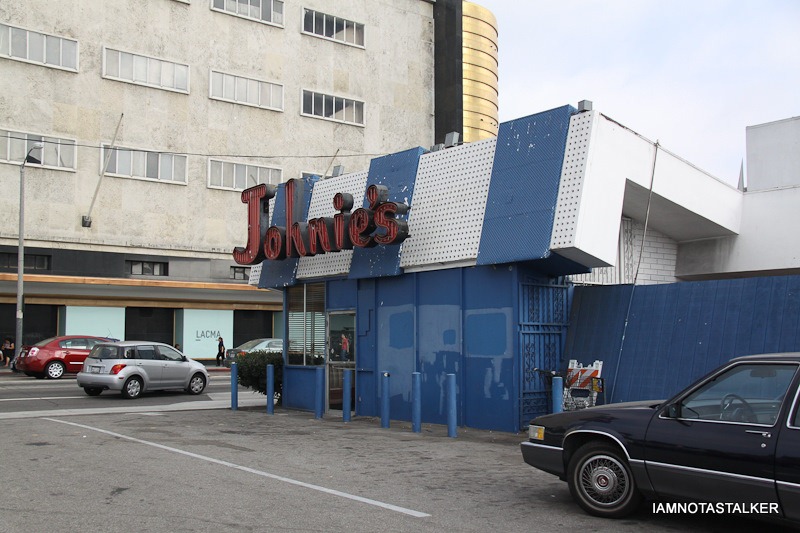 johnies-coffee-shop-12