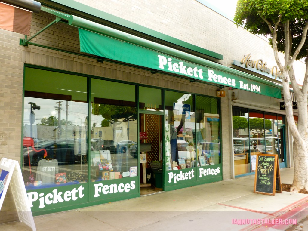 Larchmont Village-Pickett Fences (1 of 2)