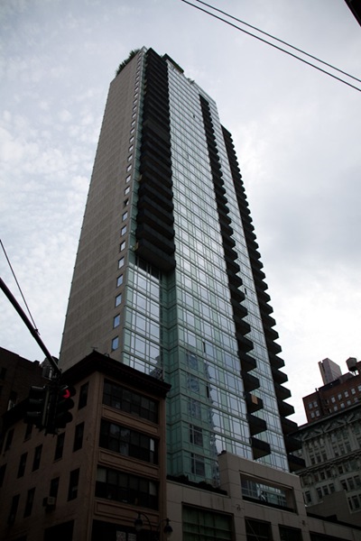 Whitney-Ports-Fake-Apartment-The-City-6