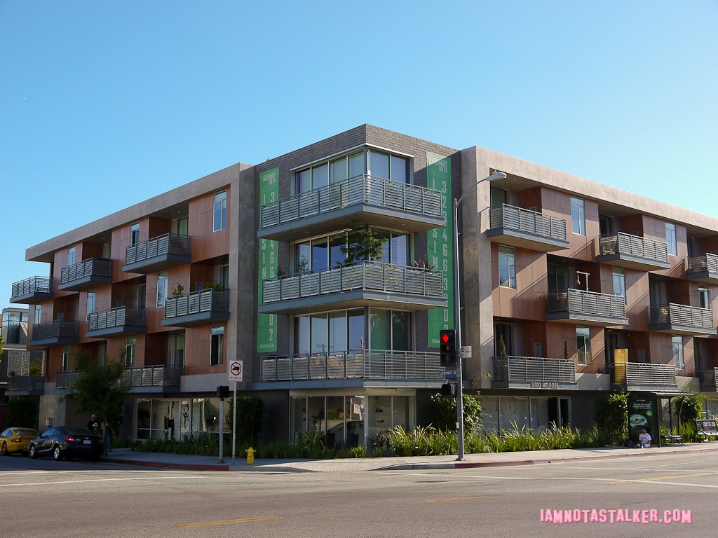 Chris Traeger's Apartment-1000360