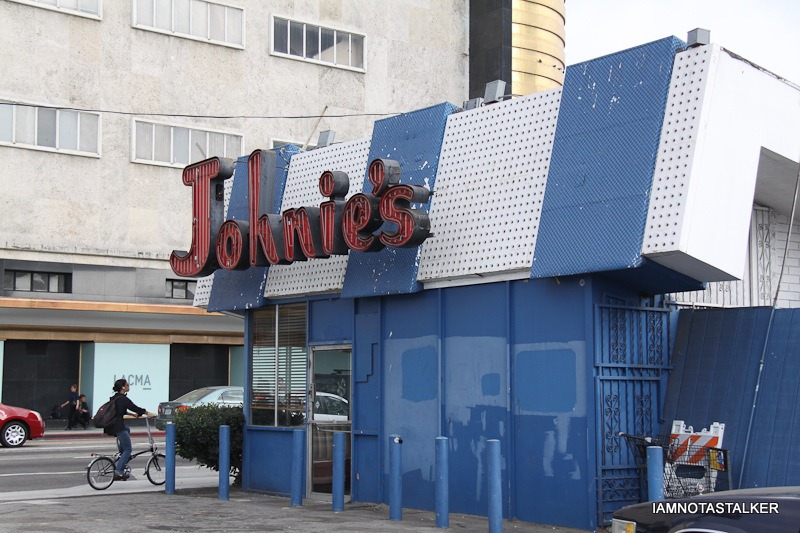 johnies-coffee-shop-13
