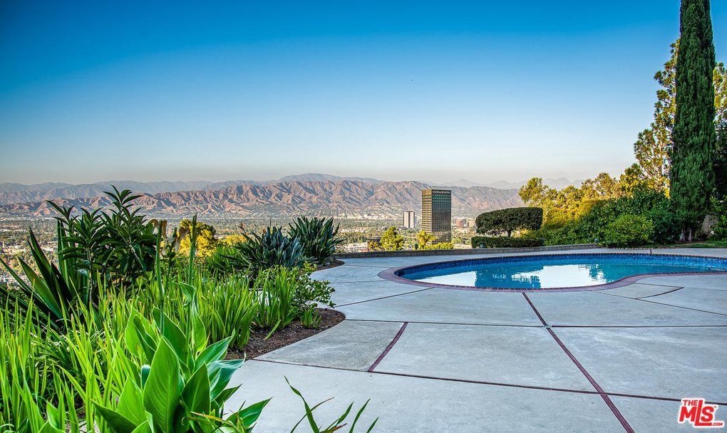 10969 Alta View Dr, Studio City, CA 91604