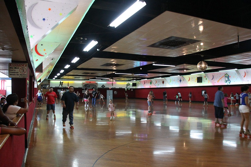 Moonlight-Rollerway-Glee-Public-Affair-12