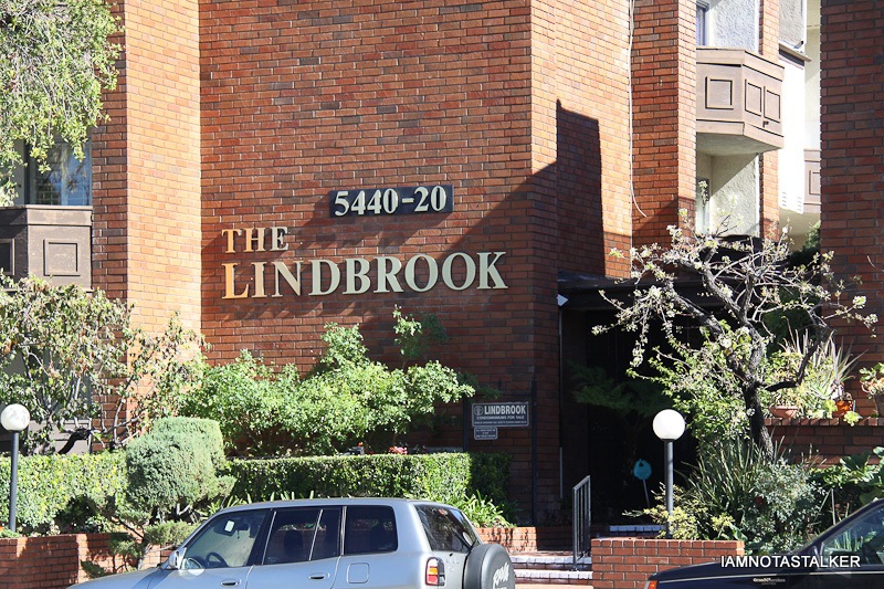 Michael-Jacksons-Encino-Condo-2