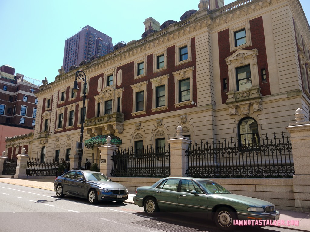 British Consulate from Jumpin' Jack Flash-4